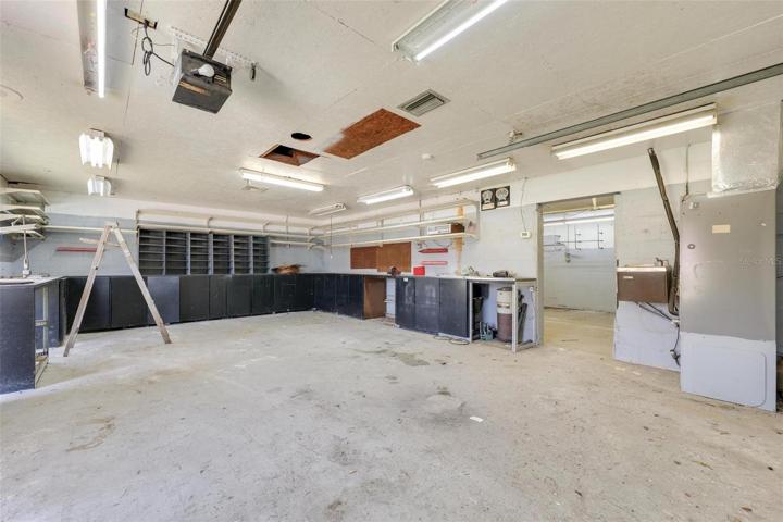 2 car garage area