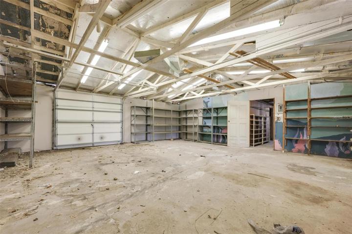 24.8x24.2 4th area of garage