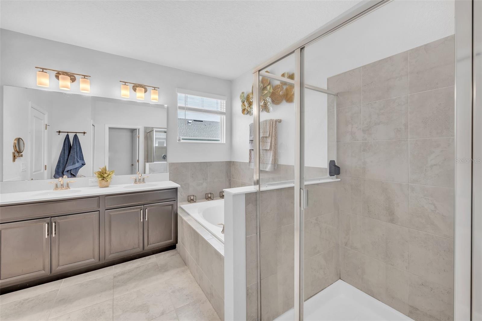 Primary Ensuite Bath