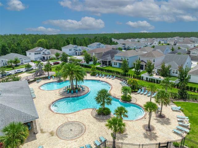 Resort-style pool exclusive to Reflections residents