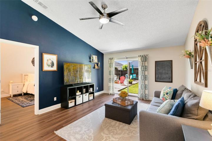 Cozy & relaxing place to catch up on your favorite shows!