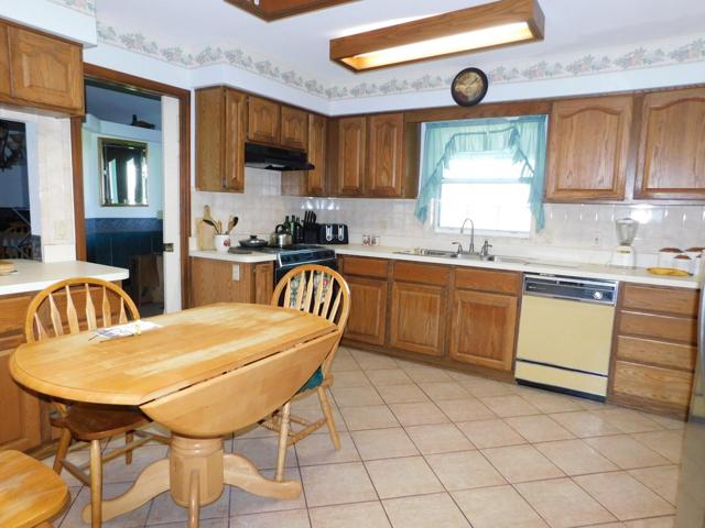 Lots of cabinets & counterspace