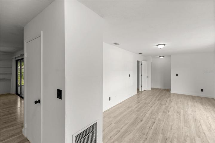 Entry way/Living room