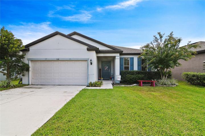 Welcome to Citrus Isle in beautiful Davenport, Florida and this 4-Bedroom, 3-Full Bath home centrally located between Hwy 27 and 17 for a quick trip to local theme parks, shopping, dining and entertainment!