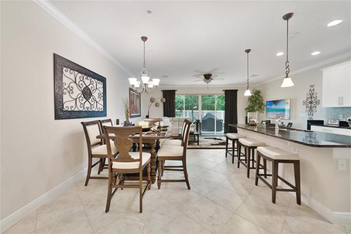 KITCHEN/DINING.