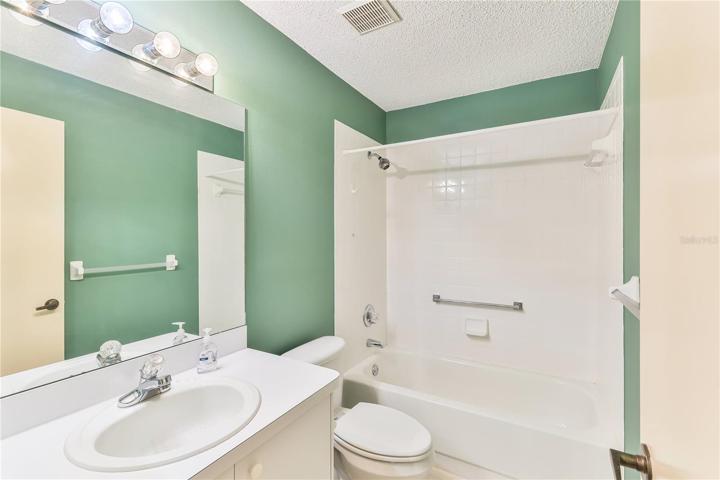 Guest Bathroom Tub/Shower Combo