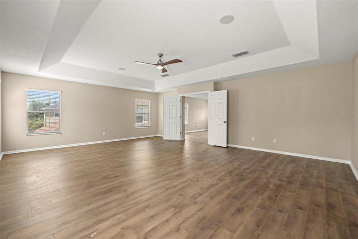 MASTER-BEDROOM