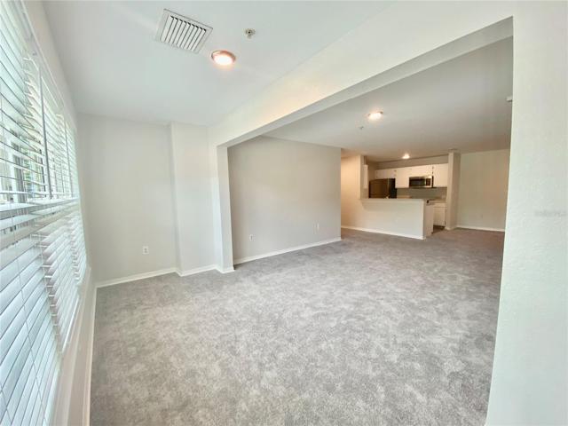 DEN/OFFICE SPACE