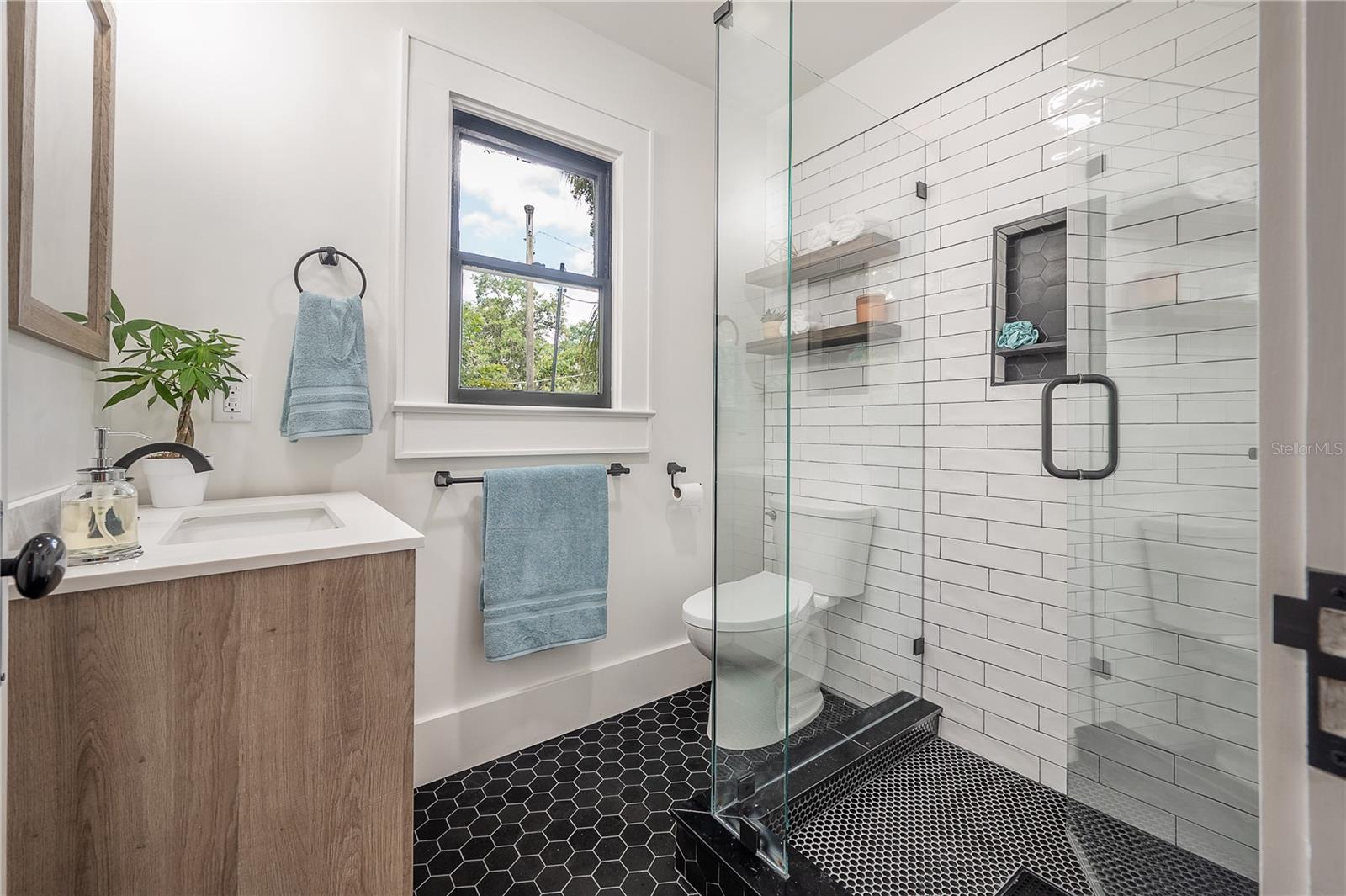 Newly renovated bath