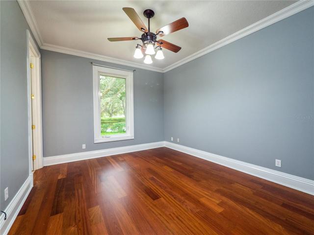 Additional Bedroom with Jack and Jill Bathroom and Walk-in Closet