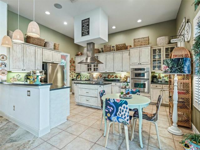 Eating area in kitchen