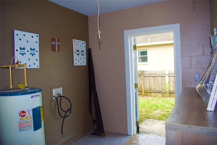 Laundry room to the shed
