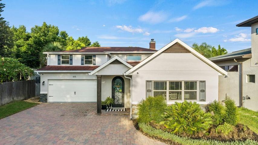 Beautifully renovated home on oversized lot in Delaney Park