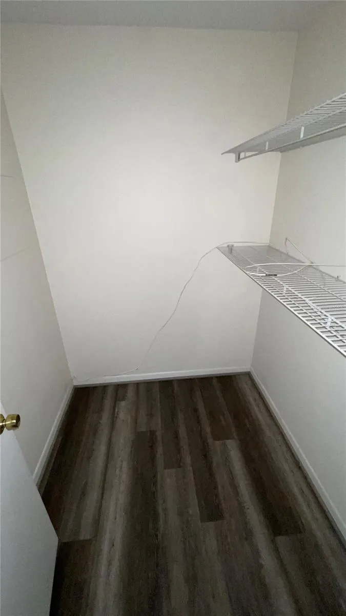 MASTER WALK IN CLOSET
