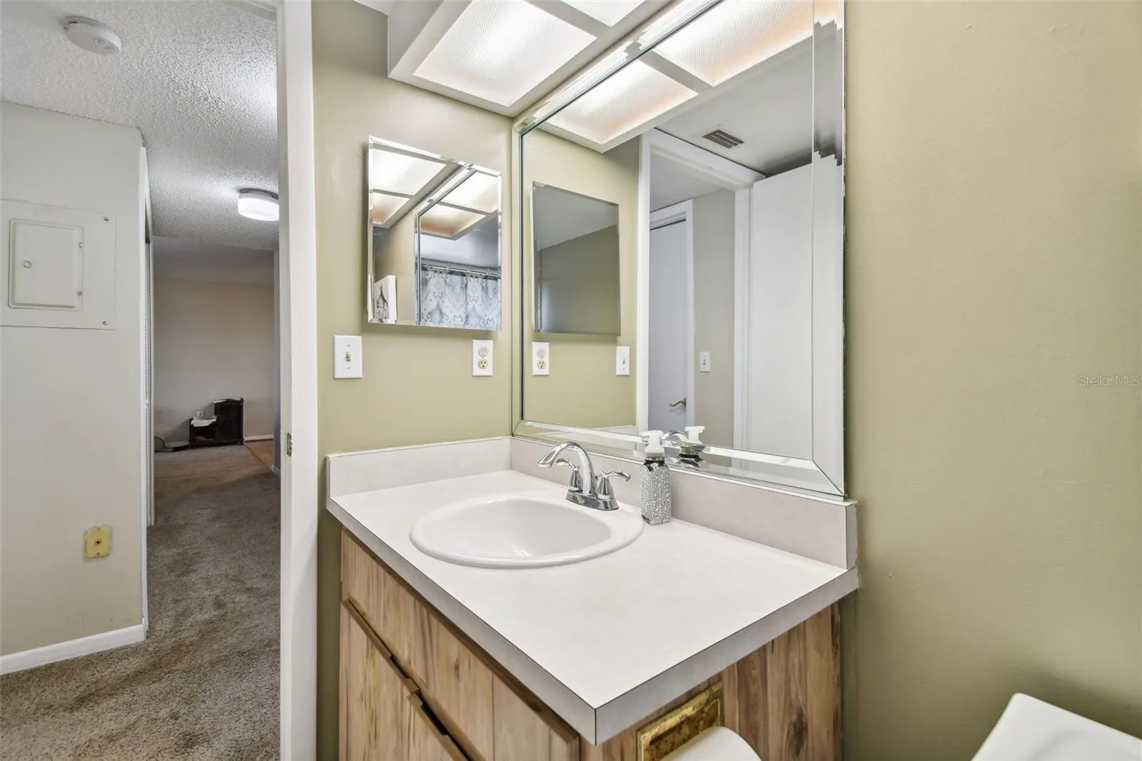 SPARE BATHROOM
