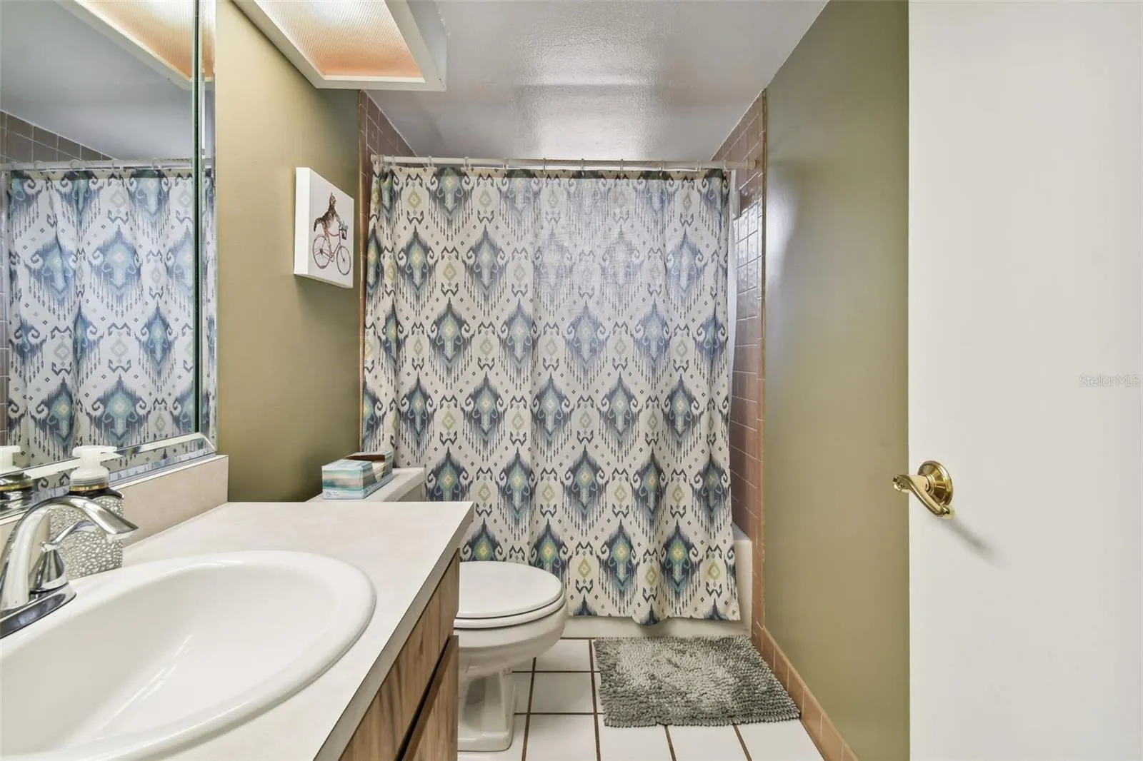 SPARE BATHROOM