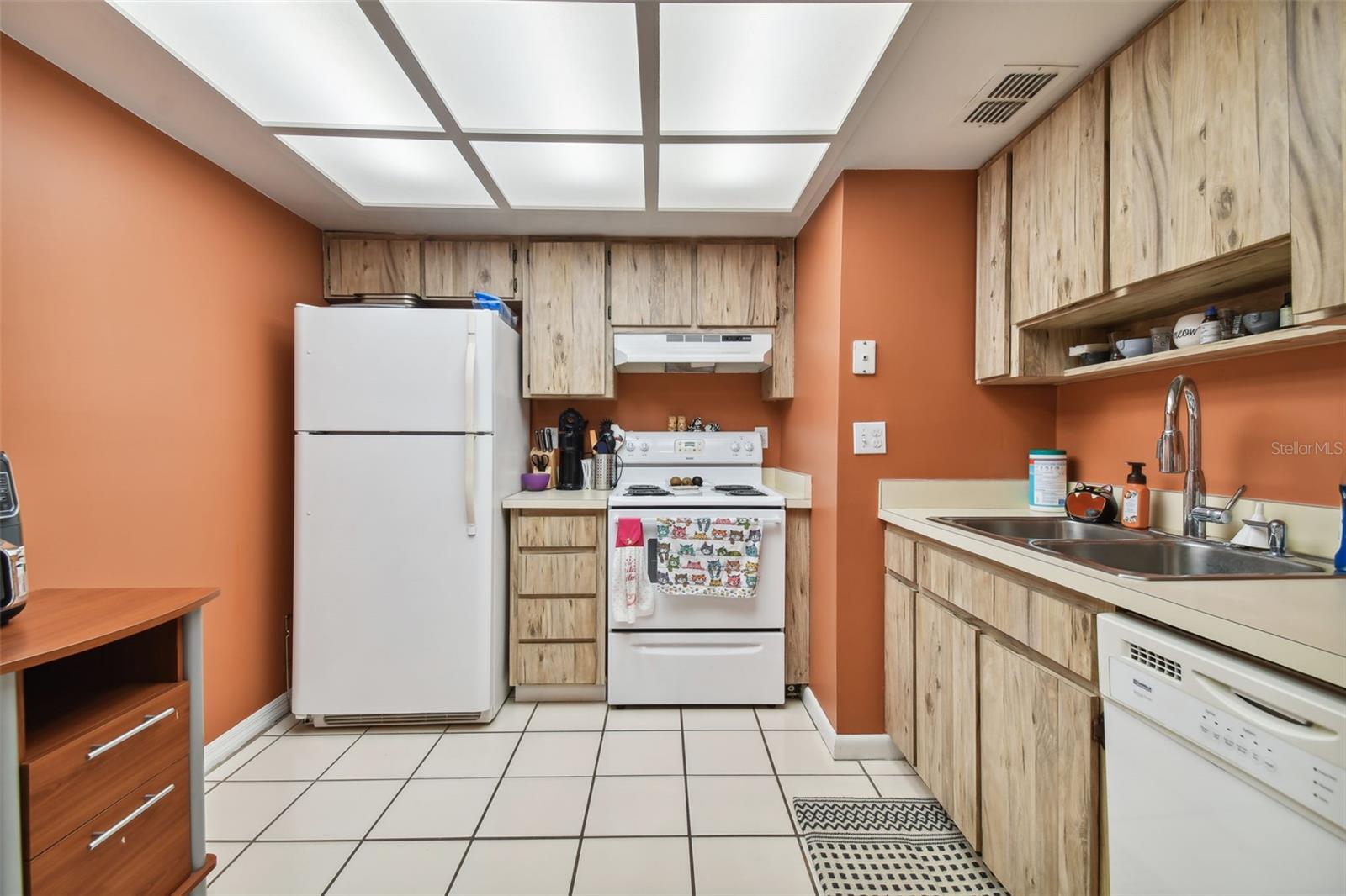 Clearwater, Florida 33761, 2 Bedrooms Bedrooms, 0 ,2 BathroomsBathrooms,Residential,For Sale,ESTANCIA,0,T3462511
