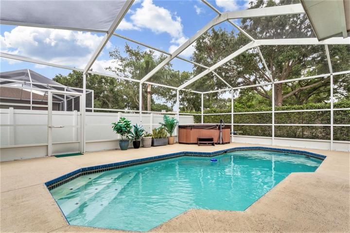 POOL & HOT TUB