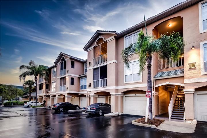 Welcome to 5305 Bay Club Circle.