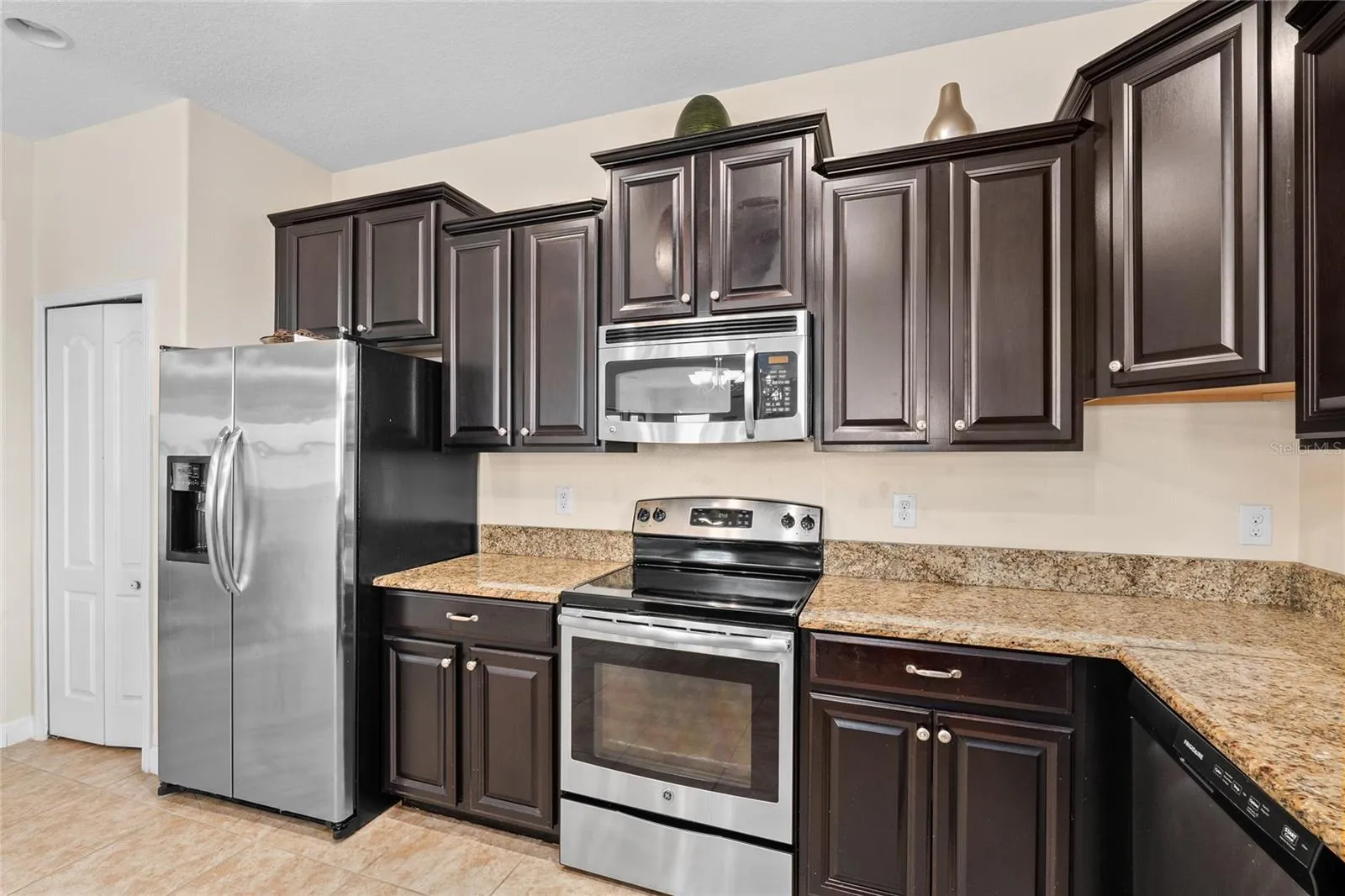 1401 Wexford Way, Davenport, Florida 33896, 6 Bedrooms Bedrooms, ,6 BathroomsBathrooms,Residential,For Sale,WEXFORD,U8208942