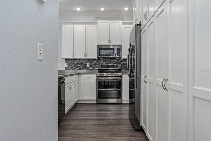 6412 91 Avenue East, Parrish, FL 34219 MLS # A4578299 Ancient OaksUpgraded and remodeled kitchen