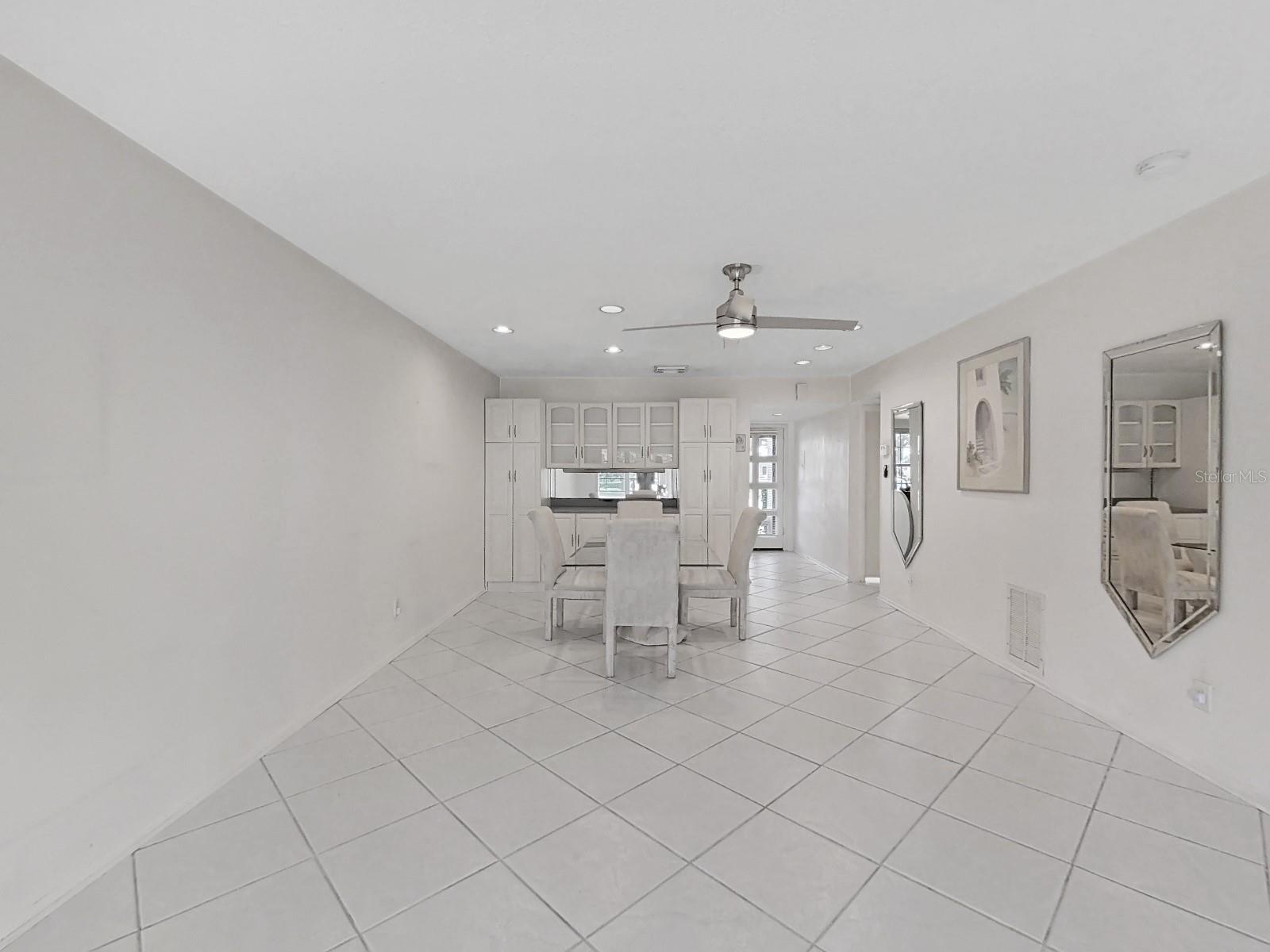 Dining room/Living Room