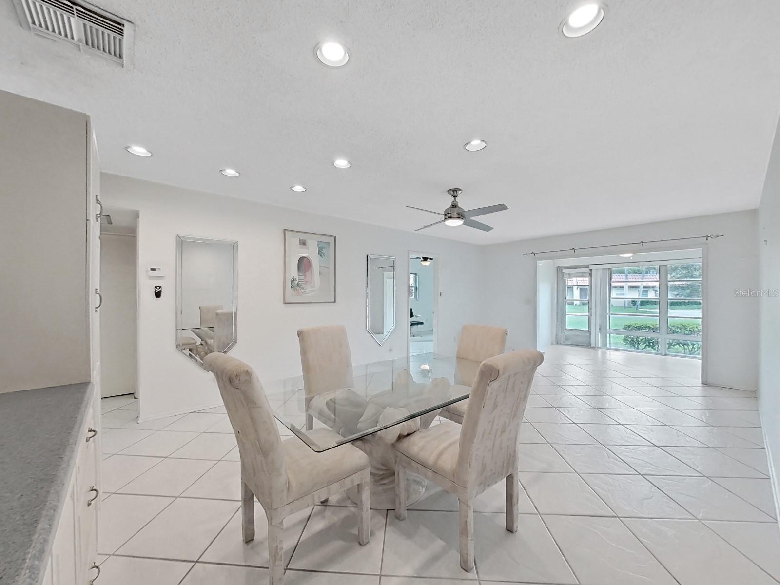 Dining room/Living Room/Florida Room