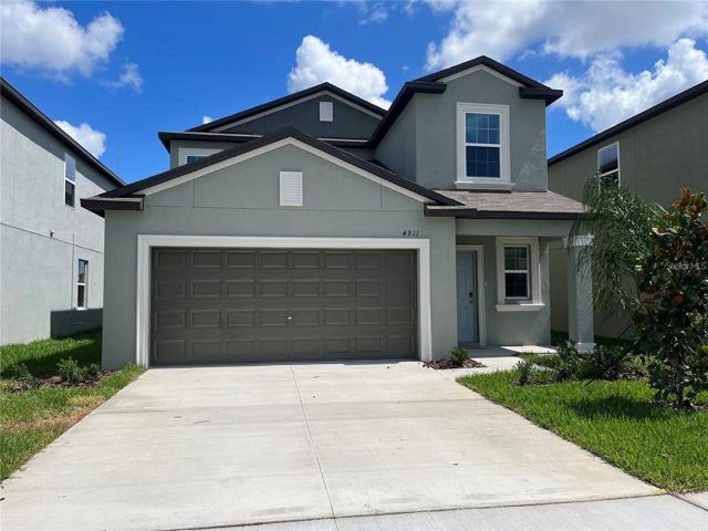 Lovely 5 bedroom, 2.5 bath, 1 year NEW Home with outstanding amenities
