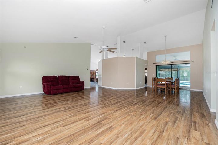 Living room/ dining room