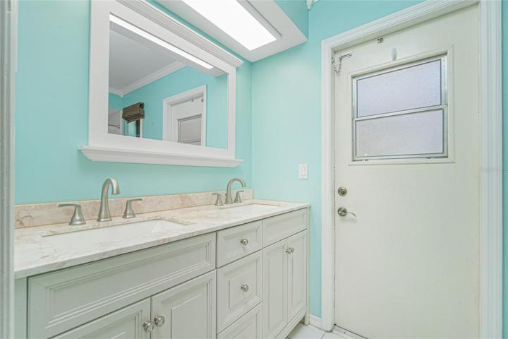 Bathroom w/ pool access