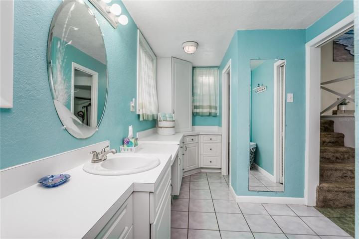 Huge bathroom!