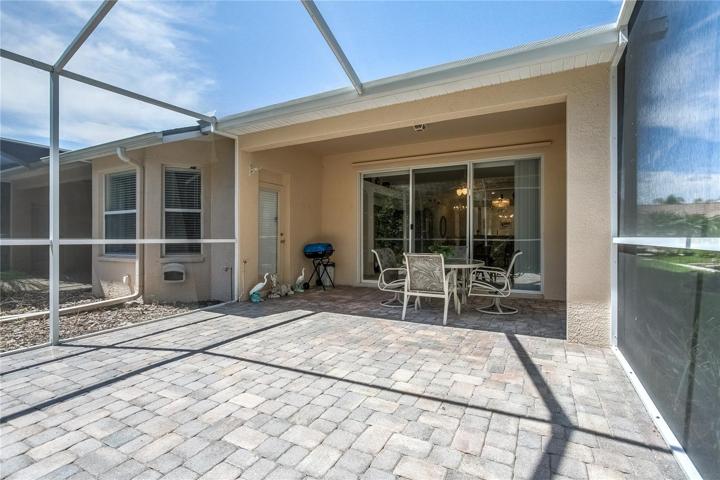 Large lanai