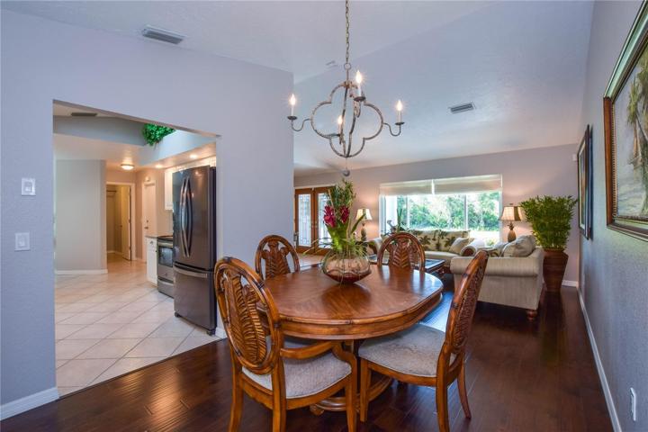 Dinning Room to Kitchen