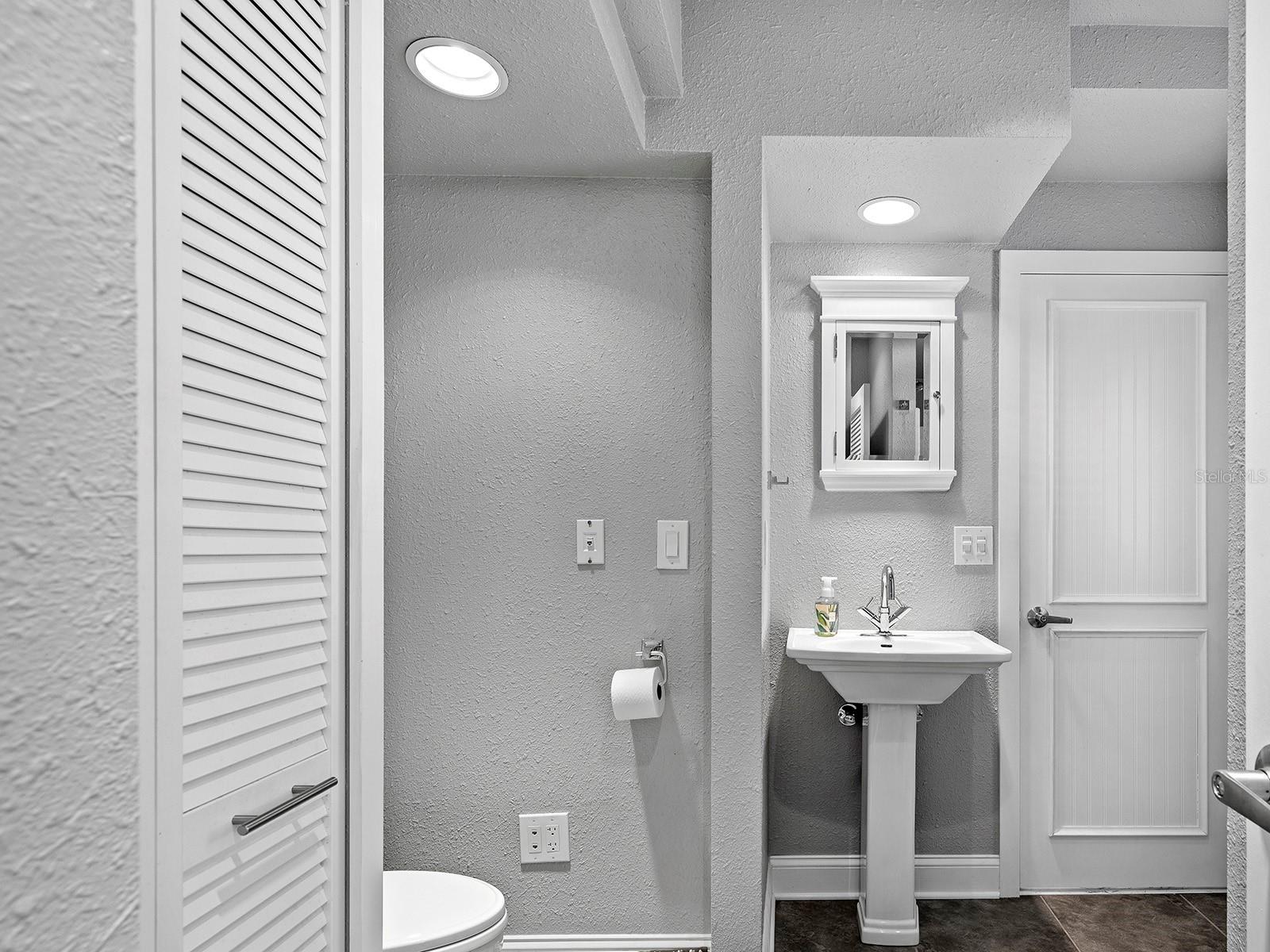 1st Floor Bath