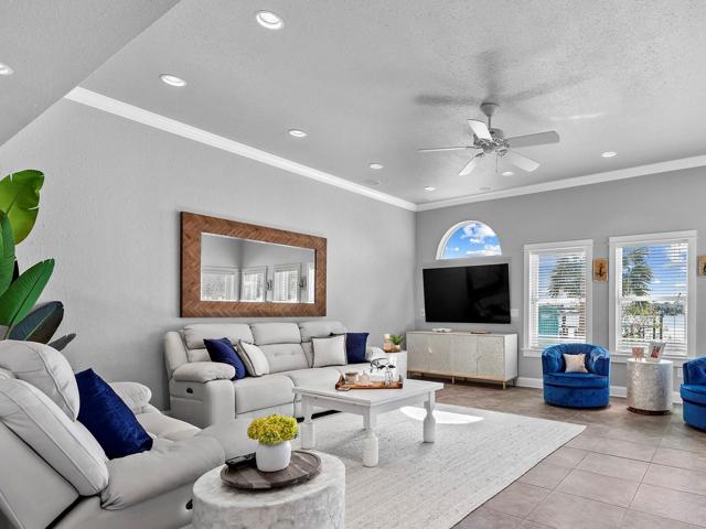 Come in your Coastal Island retreat...