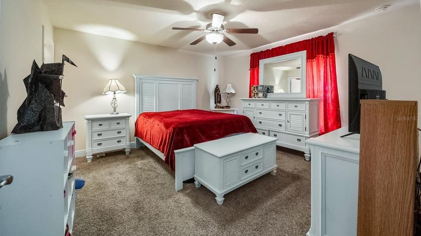 Master Bedroom with en-suite Bathroom