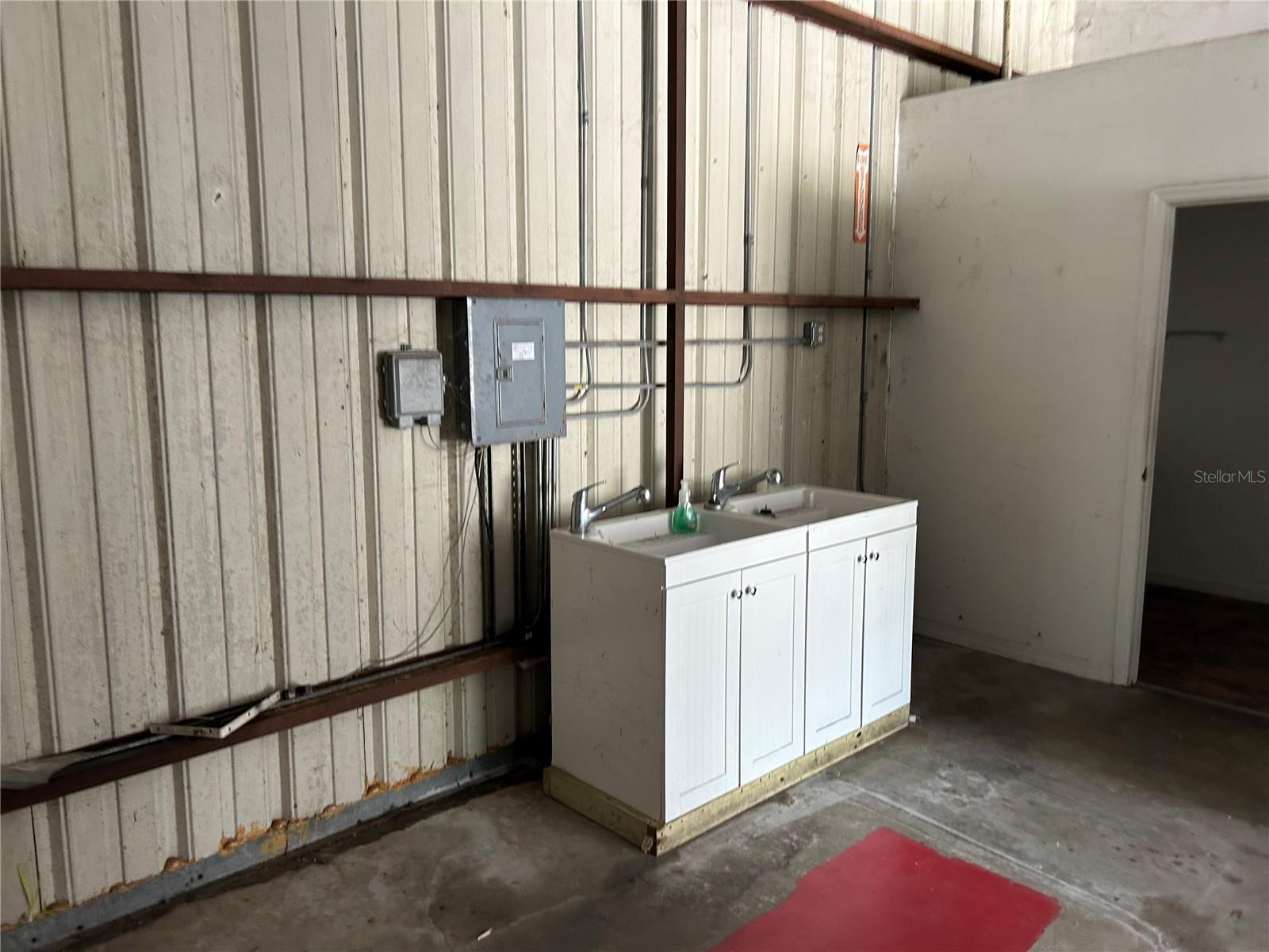 Unit L sink/counter