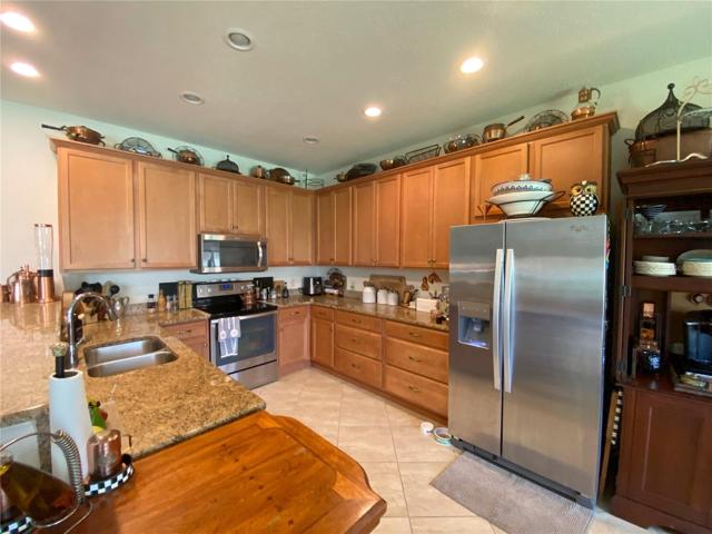 Pull Out Drawers in Select Kitchen Cabs