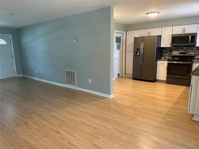 Living room - Kitchen
