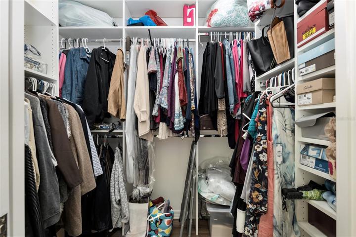 Master closet 1