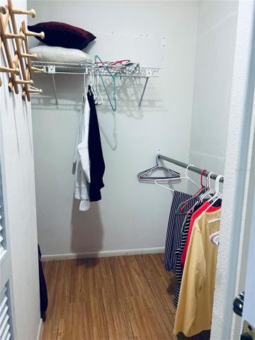 MASTER WALK IN CLOSET