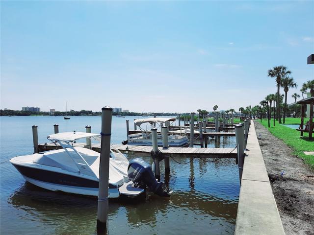 R/H Boat Docks