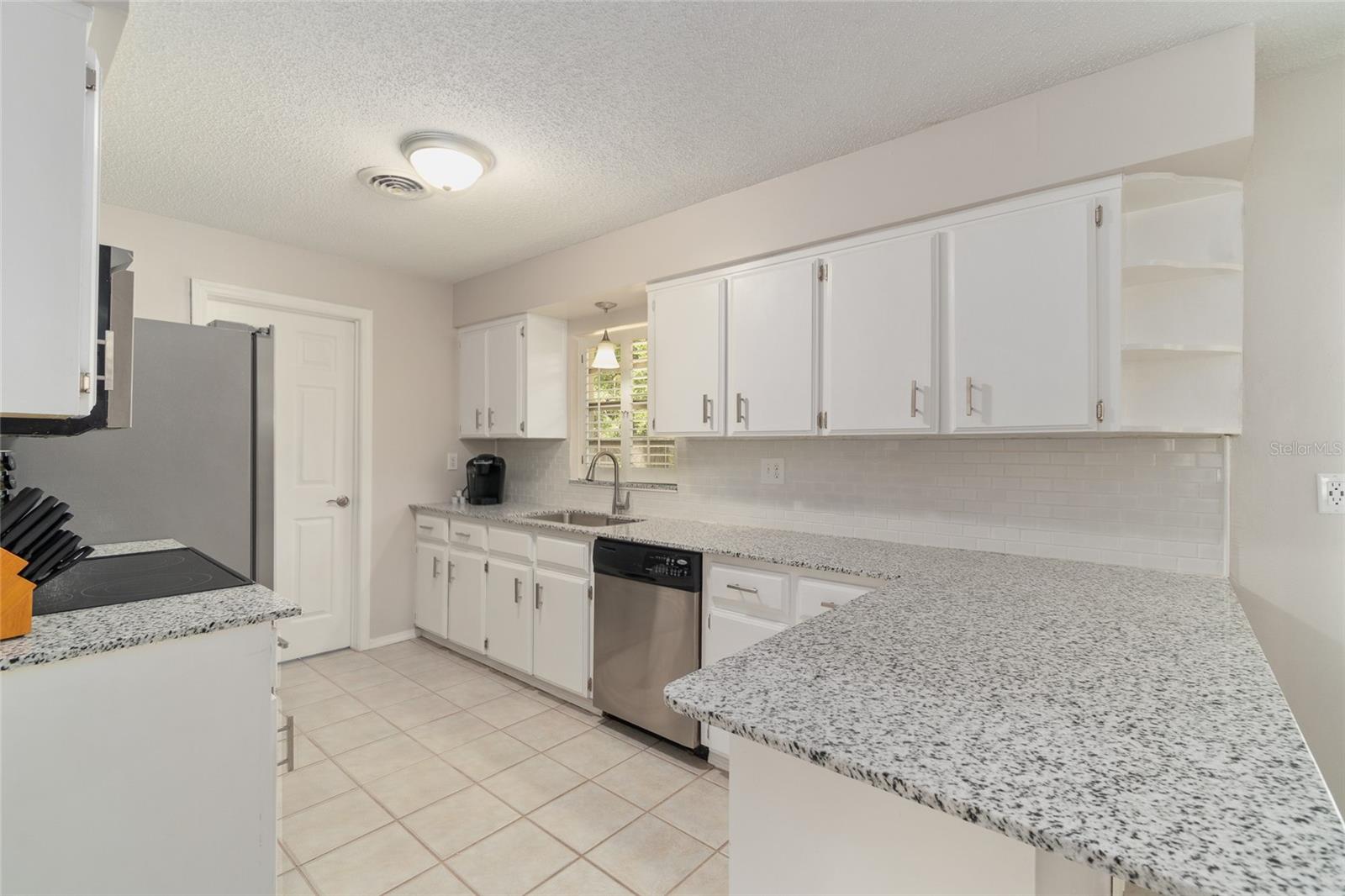 Kitchen - Granite Countertops and Full Appliance Package