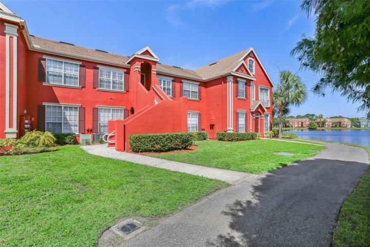 Front View of 2nd Story Unit - Lakefront