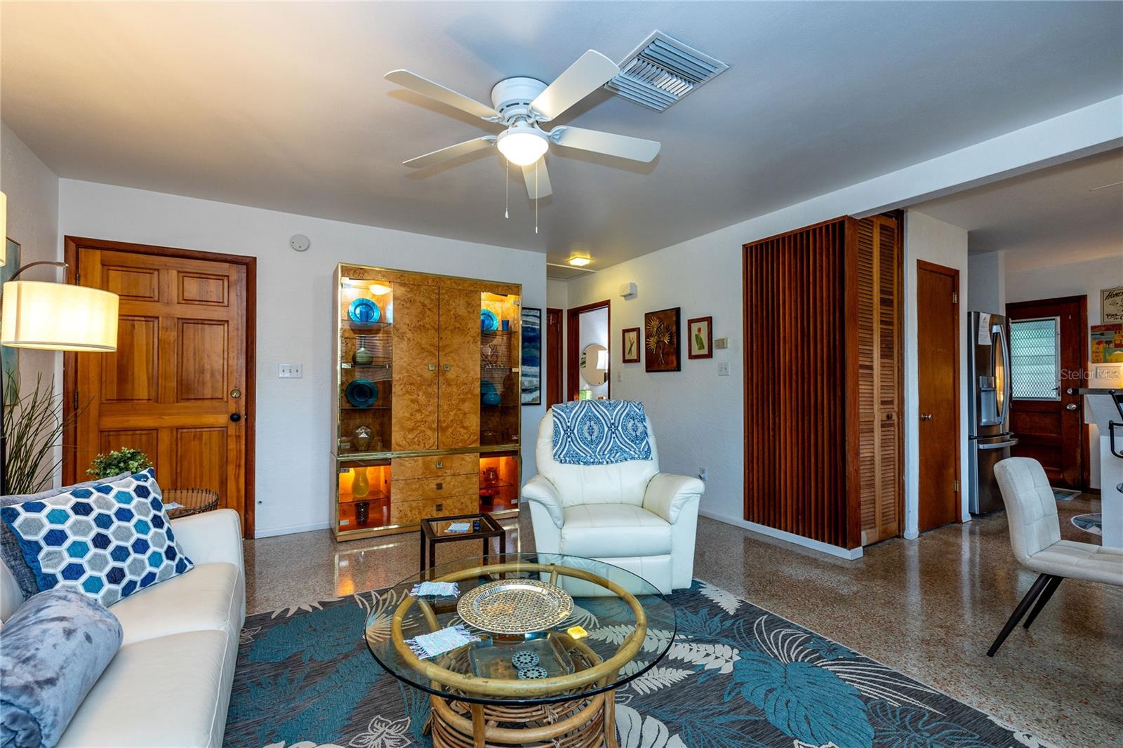 Side 1: Living Room