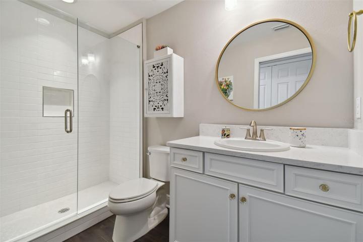 2nd Floor Bath (4th)