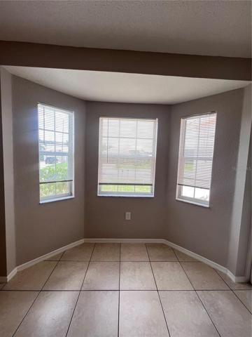 nook with bay windows