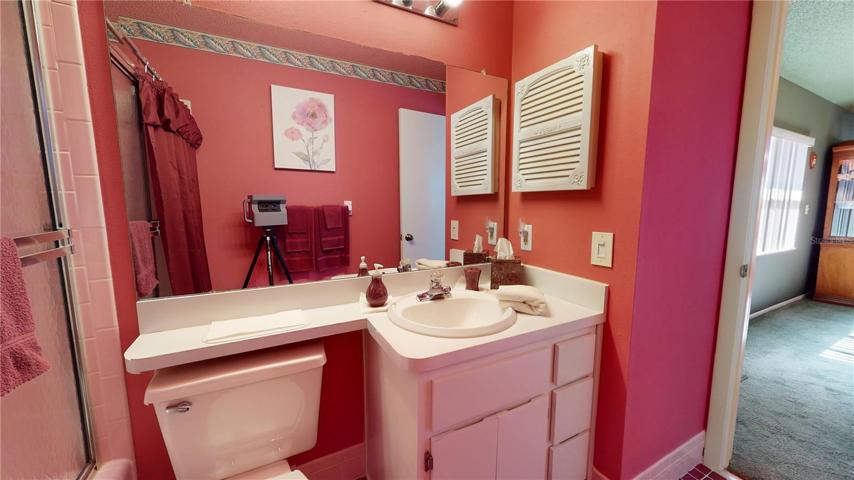 Bath 2 with tub/shower combo