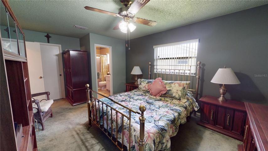 Master suite walk-in closet