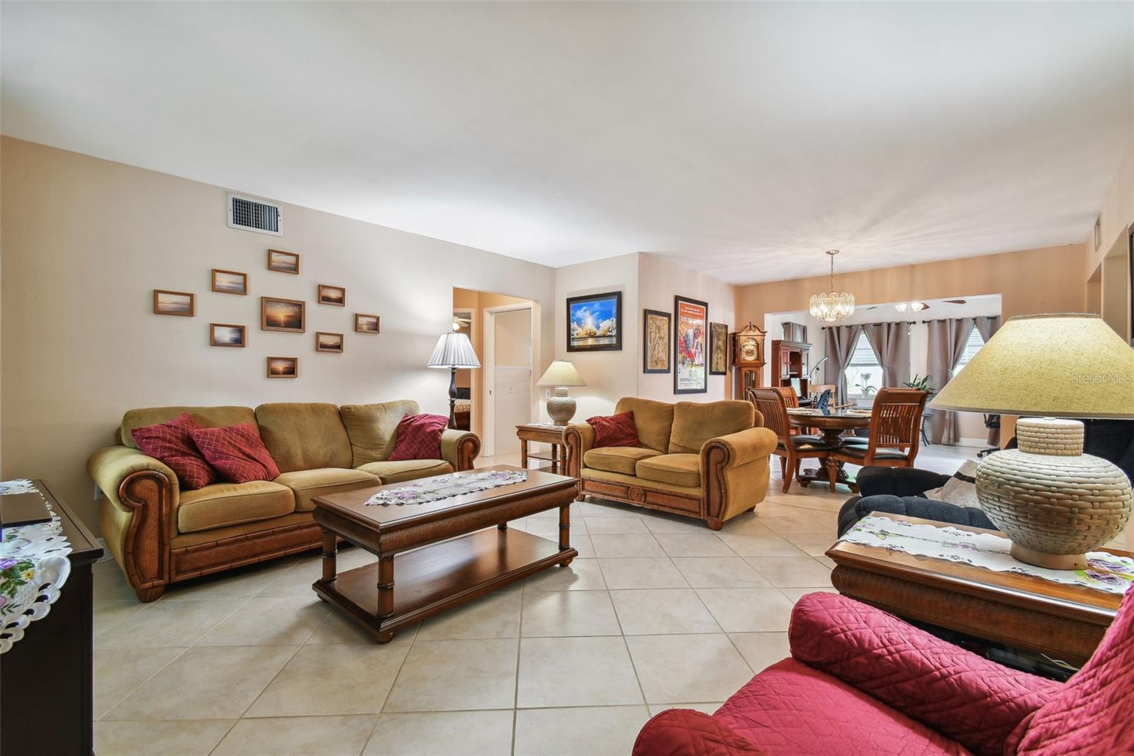 Living room 2